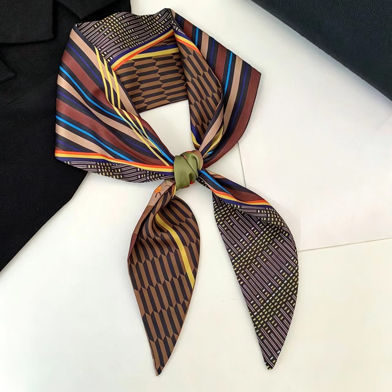 Face Scarf Mask - Lenço de Seda Luxuoso Estampado com