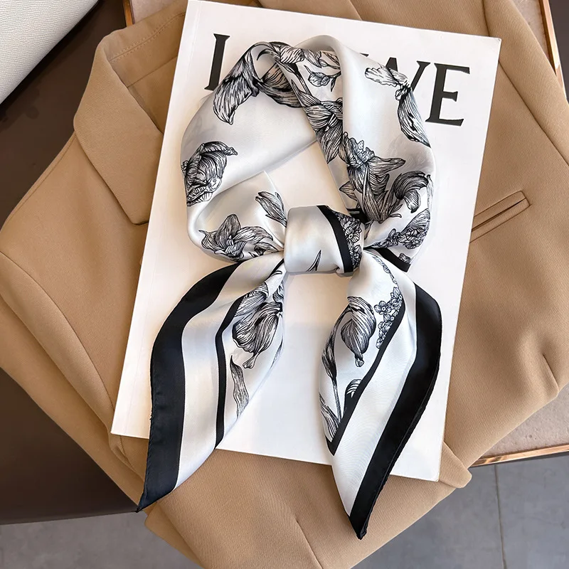 Scarf Silk Square - Lenço quadrado de seda com estampa