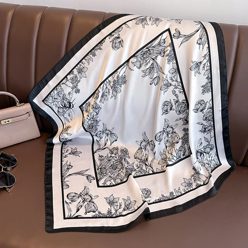 Lenço quadrado de seda com est - Scarf Silk Square avaliação e preço