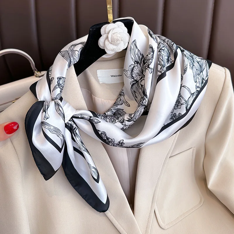 Lenço quadrado de seda com est - Scarf Silk Square avaliação e preço