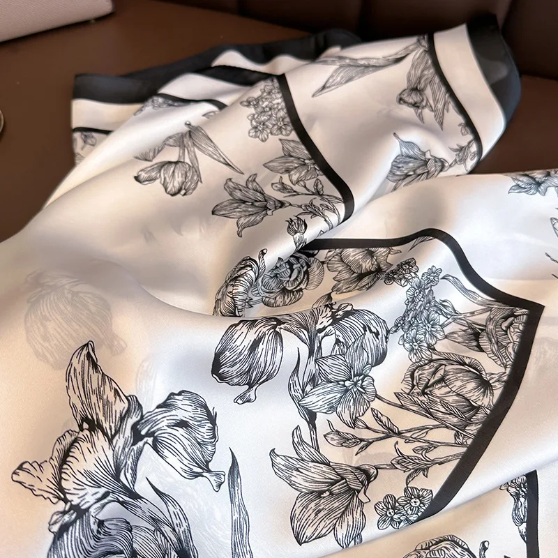 Lenço quadrado de seda com est - Scarf Silk Square avaliação e preço